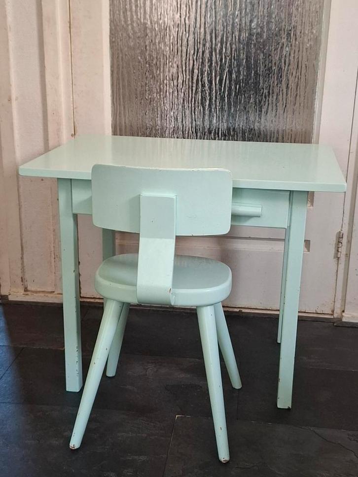 Kleuter tafel en stoel, Kinderen en Baby's, Kinderkamer | Tafels en Stoelen, Zo goed als nieuw, Tafel(s) en Stoel(en), Ophalen