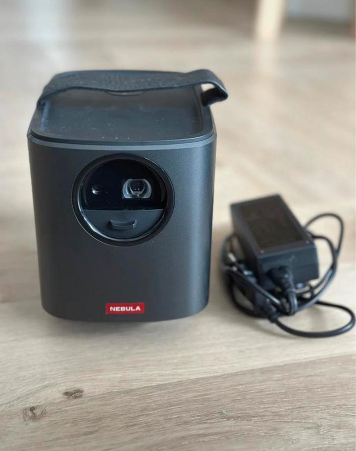 Nebula Mars 2 Beamer met statief, Audio, Tv en Foto, Beamers, Zo goed als nieuw, LED, Ophalen