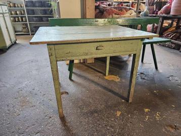 oude franse tafel `WOONWINKEL RUSTIEK`` beschikbaar voor biedingen