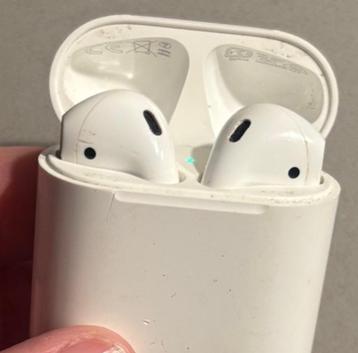 airpods 2 apple  beschikbaar voor biedingen