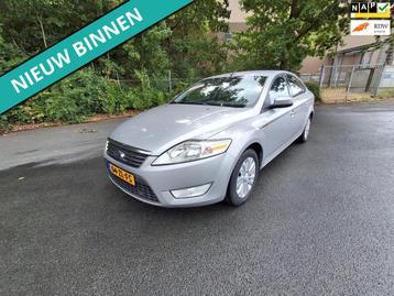 Ford Mondeo 2.0-16V Ghia NETTE AUTO RIJDT EN SCHAKELT GOED beschikbaar voor biedingen