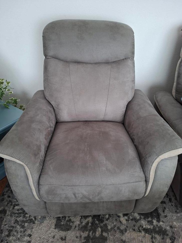 2 fauteuils elektrisch verstelbaar met 2 pers zitsbank, Huis en Inrichting, Fauteuils, Zo goed als nieuw, Stof, 75 tot 100 cm