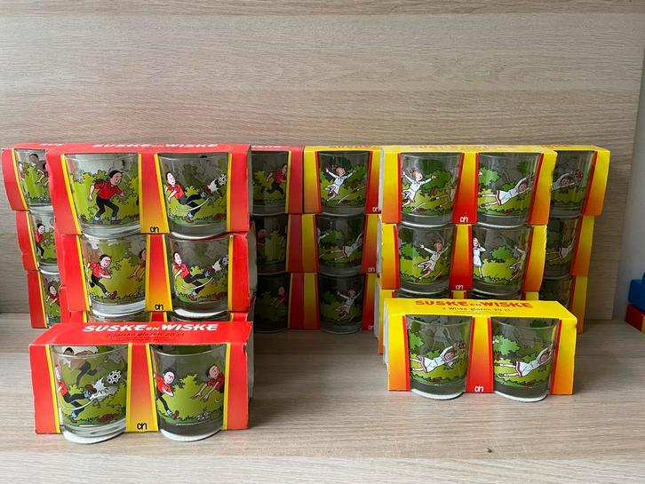 23 sets Suske en Wiske glazen van A H. Nieuw, Verzamelen, Stripfiguren, Nieuw, Gebruiksvoorwerp, Suske en Wiske, Ophalen of Verzenden