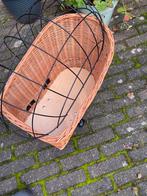Te koop rieten hondenmand voor achterop de fiets, Dieren en Toebehoren, Ophalen of Verzenden, Riet