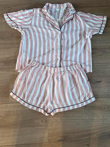 Roze/Wit gestreepte pyjama set - Forever 21 beschikbaar voor biedingen