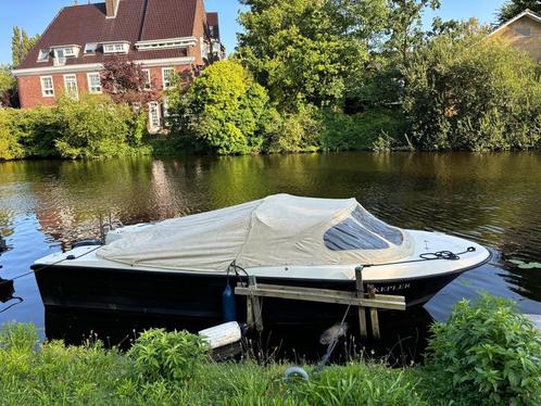 Ruime sloep met 25PK 4-takt – Vaarbewijs vrij, Watersport en Boten, Sloepen, Zo goed als nieuw, 10 tot 30 pk, 3 tot 6 meter, Buitenboordmotor