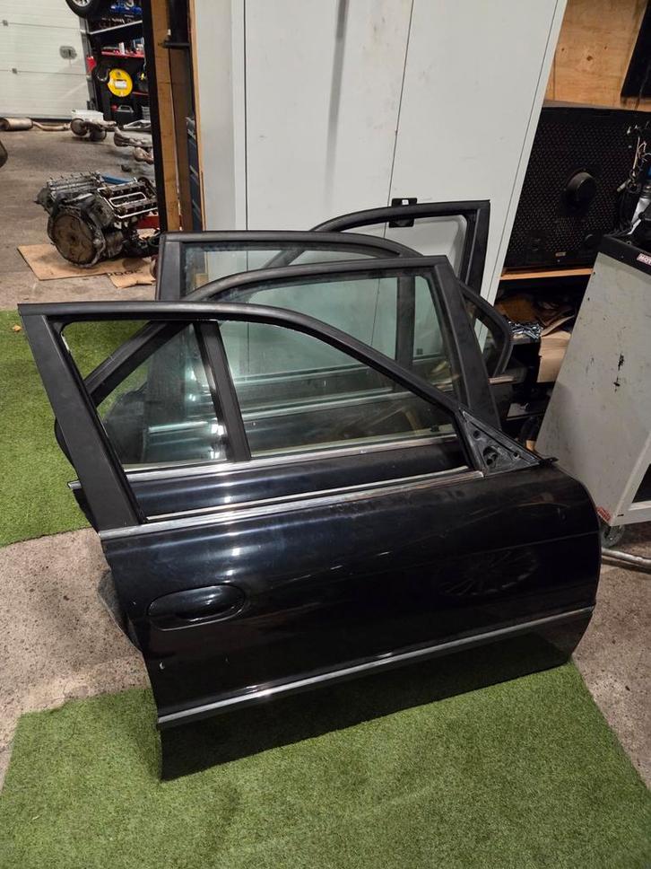 Bmw E38 deuren met dubbelglas cosmosschwarz, Auto diversen, Overige Auto diversen, Ophalen