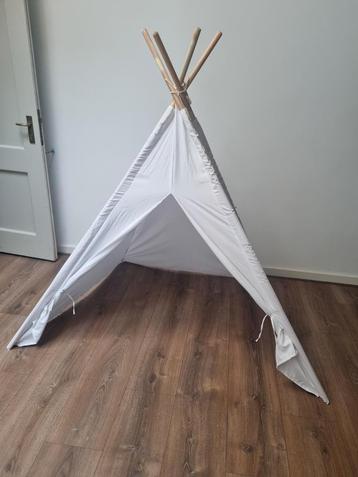 Tipi tent Xenos beschikbaar voor biedingen