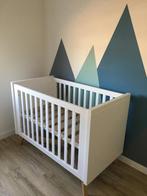 Commode met wandplank en ledikant, Ophalen, Zo goed als nieuw, Ledikant