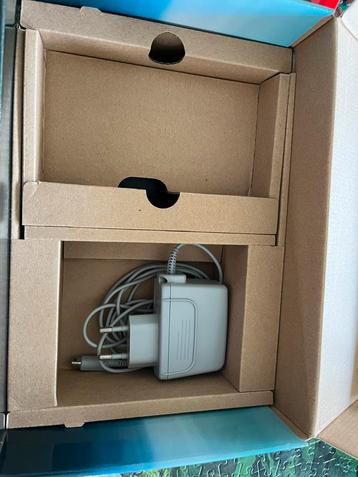 3DS met 2 spellen beschikbaar voor biedingen