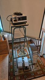 2 Vintage Diaprojectoren, Tafel & Scherm, Audio, Tv en Foto, Diaprojectors, Ophalen, Gebruikt, Met scherm