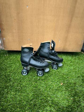 Rolschaatsen maar 38. Vrijwel Nooit gebruikt beschikbaar voor biedingen