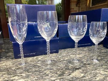 Compleet oud glasservies kristallen glazen 56 stuks NIEUW beschikbaar voor biedingen