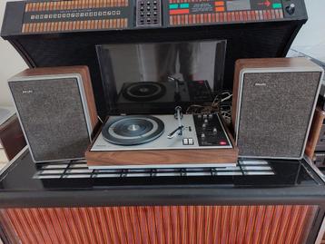Philips 815 Stereo met speakers ingebouwde versterker beschikbaar voor biedingen