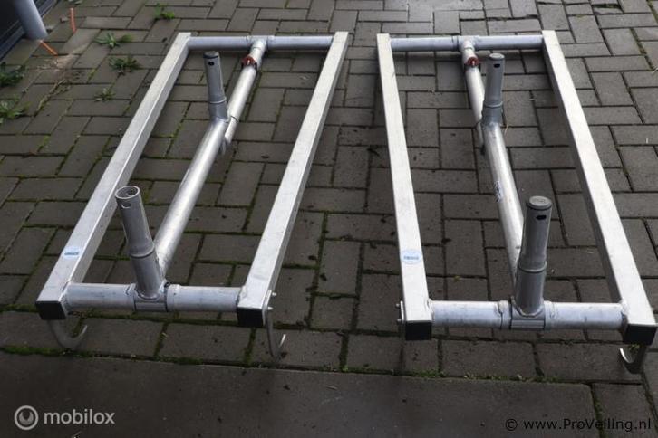 Online Veiling: Altrex steiger-onderdelen - 2 stuks, Doe-het-zelf en Verbouw, Steigers, Gebruikt