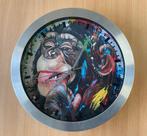 vrolijke schilderij wandklok - klok de maffe aap RVS 25 cm, Ophalen of Verzenden, Wandklok