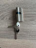 Cilinderslot 30/40 met sleutels, Doe-het-zelf en Verbouw, Hang- en Sluitwerk, Ophalen of Verzenden, Gebruikt, Overige materialen