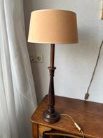Vintage lamp met houten voet (x2), Ophalen, Zo goed als nieuw, 50 tot 75 cm