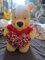 Winnie de Poeh Knuffel met Hart - Valentijnsdag Cadeau, Ophalen of Verzenden, Zo goed als nieuw
