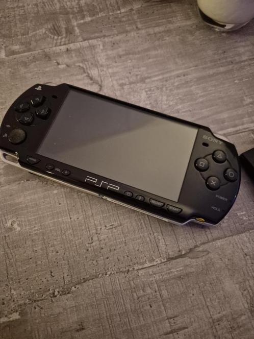 PlayStation Portable (PSP) – Absolute nieuwstaat, Spelcomputers en Games, Spelcomputers | Sony PSP, Zo goed als nieuw, PSP, Zwart
