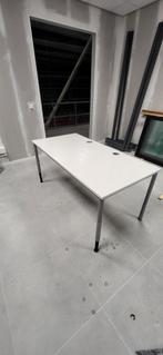 Bureau 160 x 80 met kabeldoorvoer, Huis en Inrichting, Bureaus, Ophalen, In hoogte verstelbaar, Gebruikt, Bureau