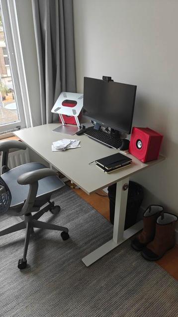 Ikea Trotten Zit/Sta Bureau - Beige/Wit beschikbaar voor biedingen