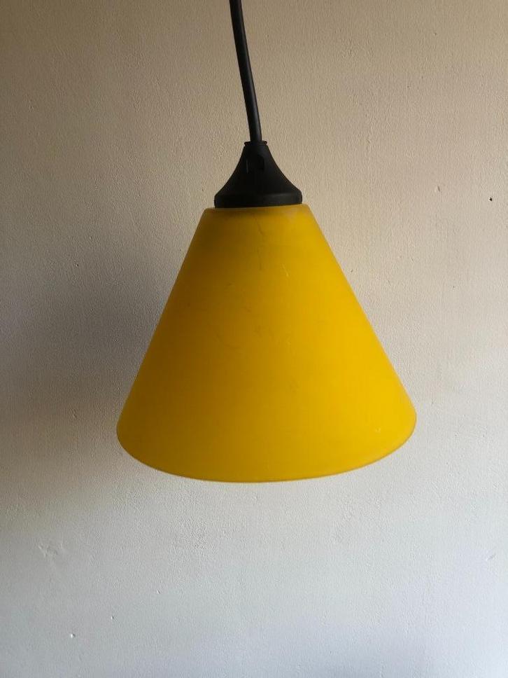 retro hanglampje 15cm geel glas, Huis en Inrichting, Lampen | Hanglampen, Gebruikt, Minder dan 50 cm, Glas, Ophalen of Verzenden