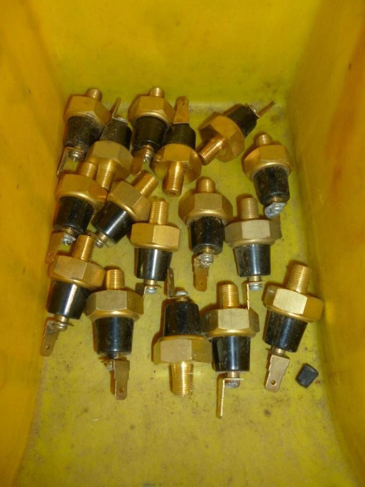 Tk nieuwe oliedrukzenders diverse Yanmar 2GM20., Watersport en Boten, Accessoires en Onderhoud, Gebruikt, Motor en Techniek, Ophalen