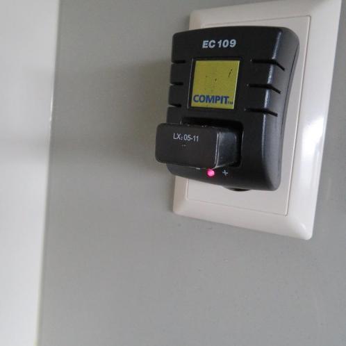 stekker-oplader voor batterijen, Audio, Tv en Foto, Opladers, Zo goed als nieuw, Ophalen