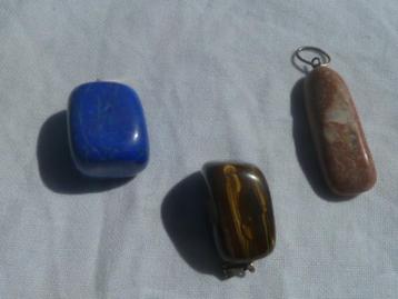 set 3 hangers (02) beschikbaar voor biedingen