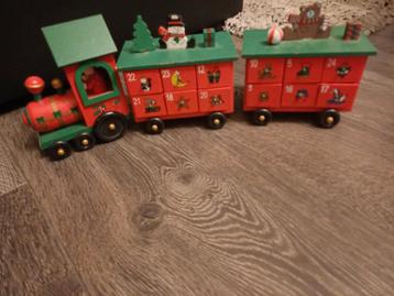 Houten kersttrein beschikbaar voor biedingen