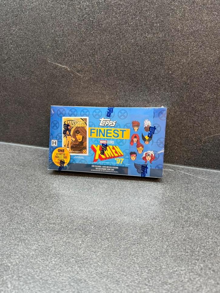 Topps Finest X-Men 97 Finest Gold Card Box Sealed Display, Hobby en Vrije tijd, Verzamelkaartspellen | Overige, Nieuw, Boosterbox