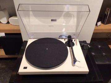 Music hall mmf 2.2 wit met 2 M blue ortofon. beschikbaar voor biedingen