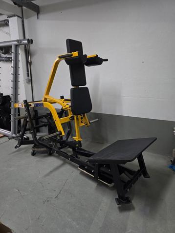 HAMMER STRENGTH V - SQUAT NIEUW STAAT ! beschikbaar voor biedingen