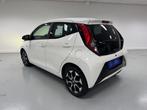 Toyota Aygo 1.0 VVT-i 75-PK / X-PLAY / BLACK-EDITION / CAMER, Auto's, Voorwielaandrijving, Stof, Gebruikt, Zwart