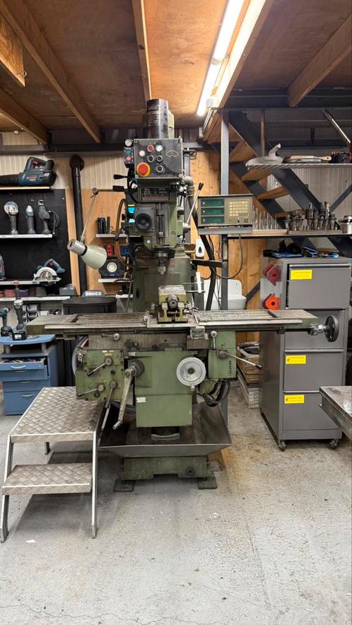Tos Kurim FNK25A freesbank, Doe-het-zelf en Verbouw, Gereedschap | Freesmachines, Zo goed als nieuw, Ophalen