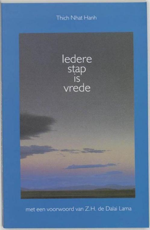 Thich Nhat Hanh Iedere stap is vrede, Boeken, Esoterie en Spiritualiteit, Nieuw, Ophalen of Verzenden
