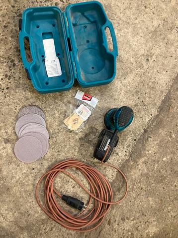 Nette Makita BO5030 exentrische schuurmachine beschikbaar voor biedingen