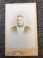 CDV, Vrouw klederdracht, van der Aa & Chrispijn, Alkmaar, Gebruikt, Foto, Klederdracht, Ophalen of Verzenden