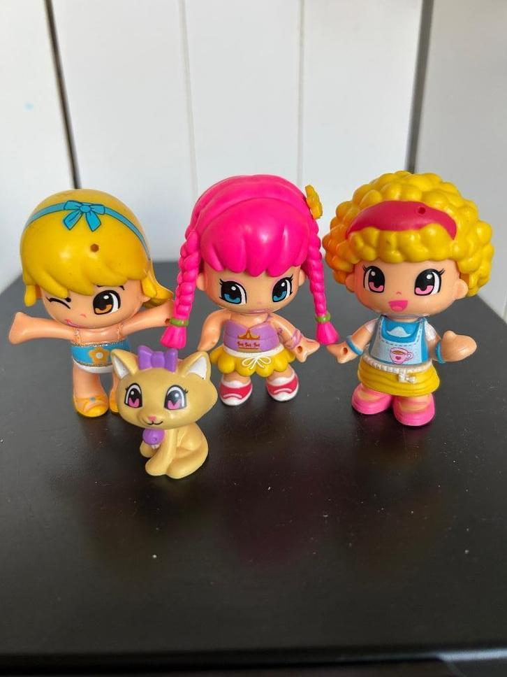 Pinypon set van 3 poppetjes en een poesje, Verzamelen, Poppetjes en Figuurtjes, Gebruikt, Ophalen of Verzenden