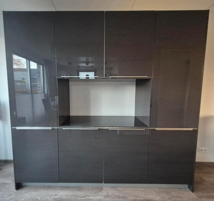 Royale hoogglans kast met nis, Huis en Inrichting, Kasten | Buffetkasten, Gebruikt, 200 cm of meer, 200 cm of meer, 50 tot 75 cm