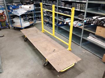 Platenwagen / Platenkar beschikbaar voor biedingen