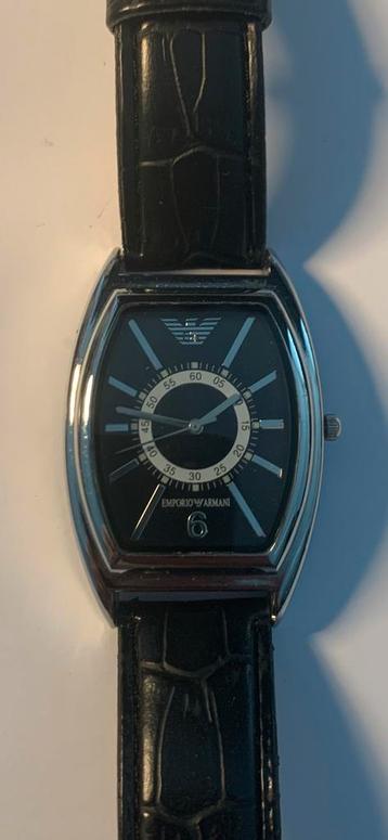 Armani nieuw horloge Digitaal Mooi model beschikbaar voor biedingen