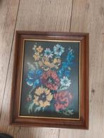 Vintage Geborduurde Bloemen in Houten Lijst, Ophalen of Verzenden