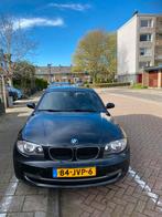 BMW 1-Serie (e87) 2.0 118I 3DR 2009 Zwart, Auto's, BMW, Origineel Nederlands, Te koop, 5 stoelen, Benzine