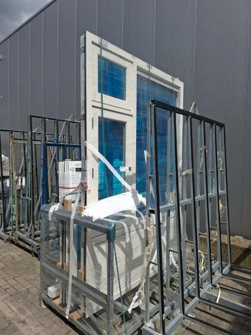 Kozijn inclusief glas beschikbaar voor biedingen
