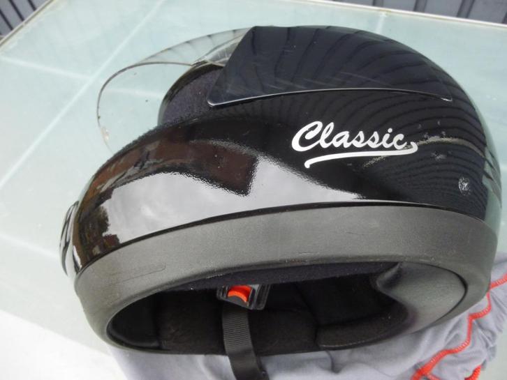 gebruikte zwarte helm maat xl 60/61 slechts 19,50, Fietsen en Brommers, Brommers | Toebehoren, Gebruikt, Helm, Ophalen