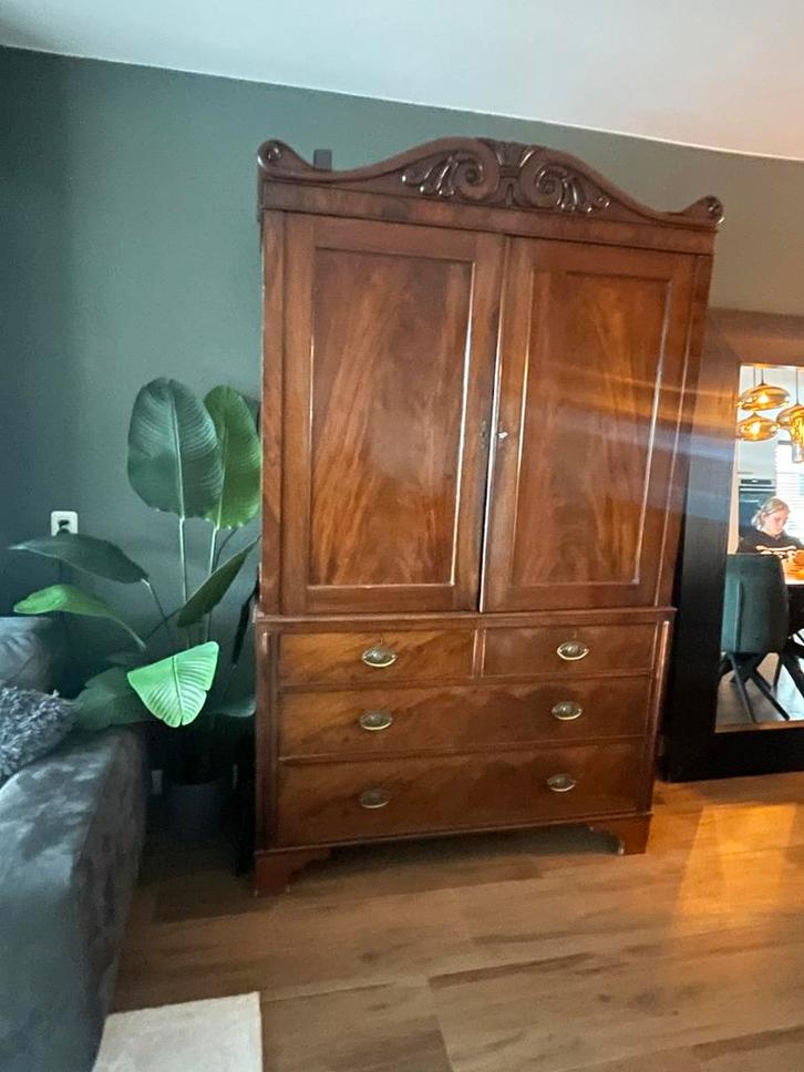 Engelse mahonie (linnen) kast. Uit 1805, Antiek en Kunst, Antiek | Meubels | Kasten, Ophalen