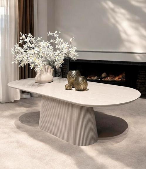 Ovale eettafel Manti Beige, Huis en Inrichting, Tafels | Eettafels, Zo goed als nieuw, 200 cm of meer, Vijf personen of meer, Ovaal