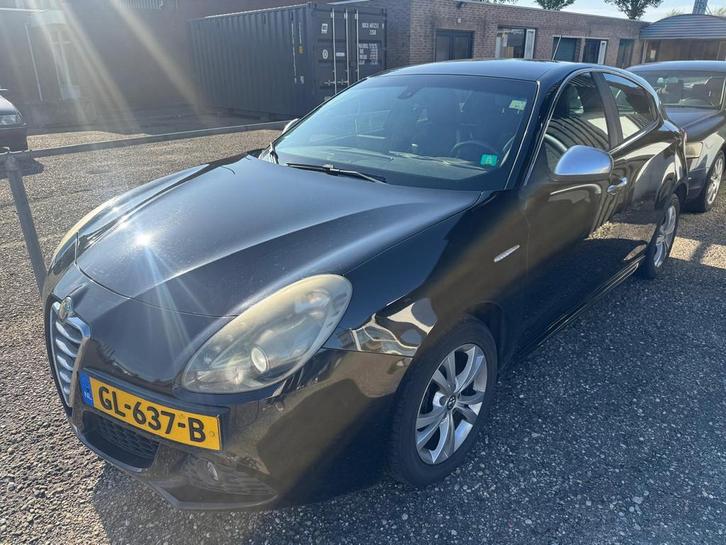 Alfa Romeo Giulietta 2.0 JTDm Distinctive | Navi | Leder, Auto's, Alfa Romeo, Bedrijf, Te koop, Giulietta, ABS, Airbags, Airconditioning
